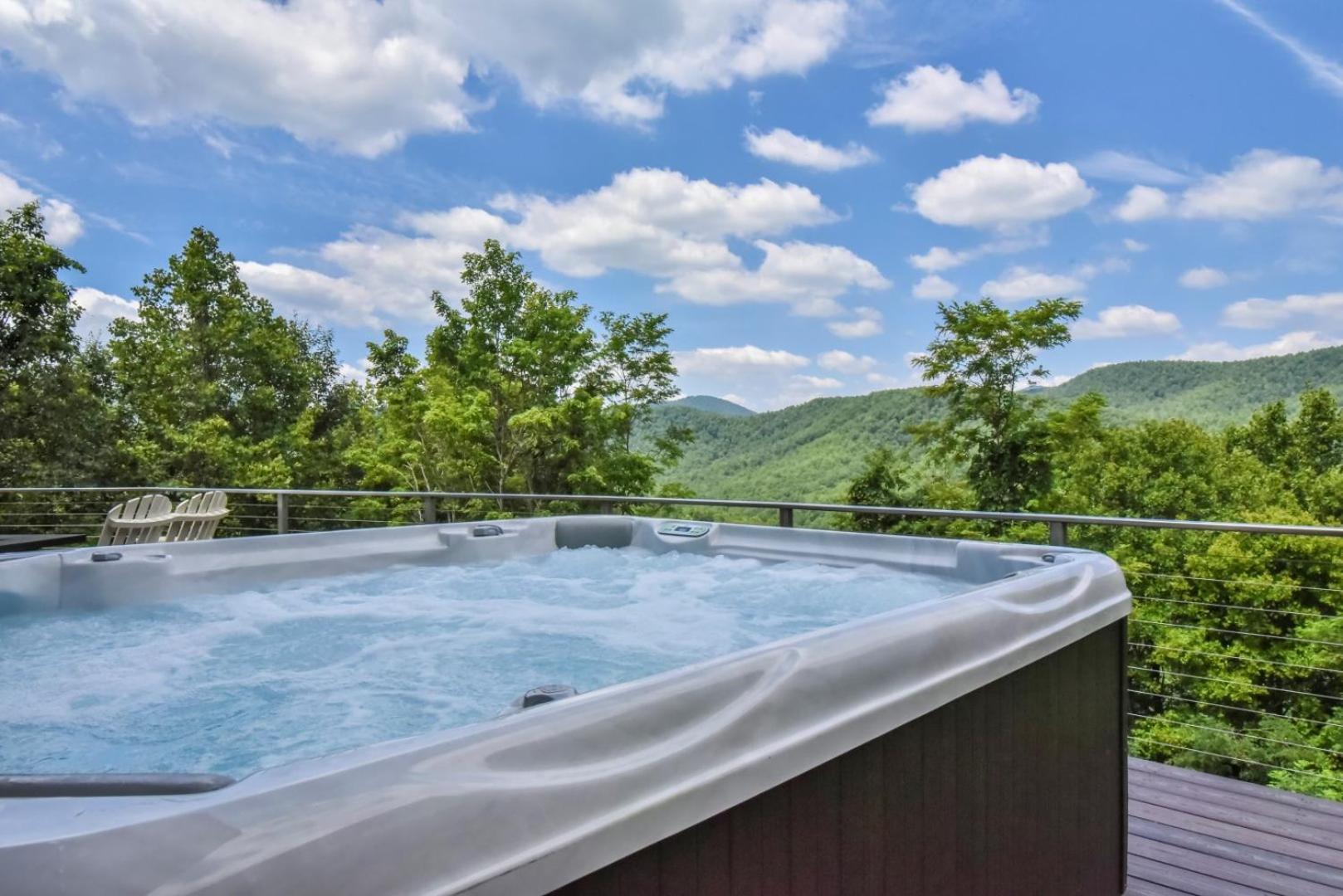 Skytop Chalet Pet Friendly, Hot Tub And Views Villa Black Mountain Exterior photo