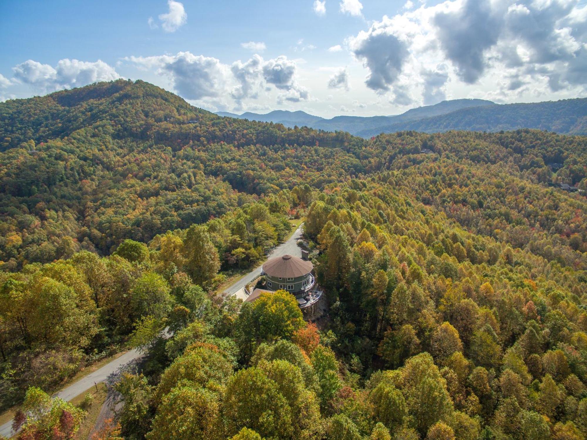 Skytop Chalet Pet Friendly, Hot Tub And Views Villa Black Mountain Exterior photo