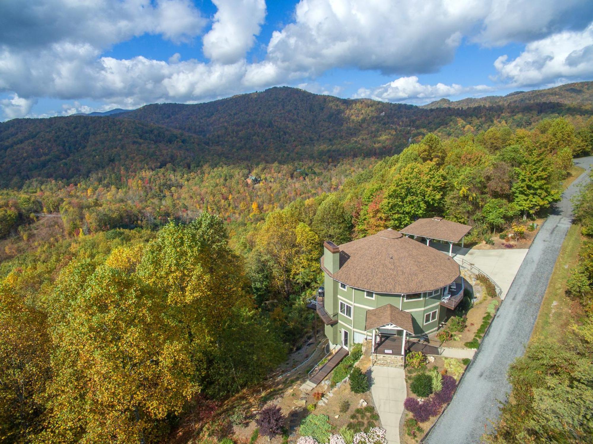 Skytop Chalet Pet Friendly, Hot Tub And Views Villa Black Mountain Exterior photo